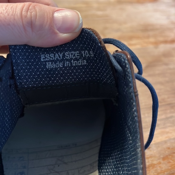 Modern Fiction size 10.5 - Picture 3 of 5